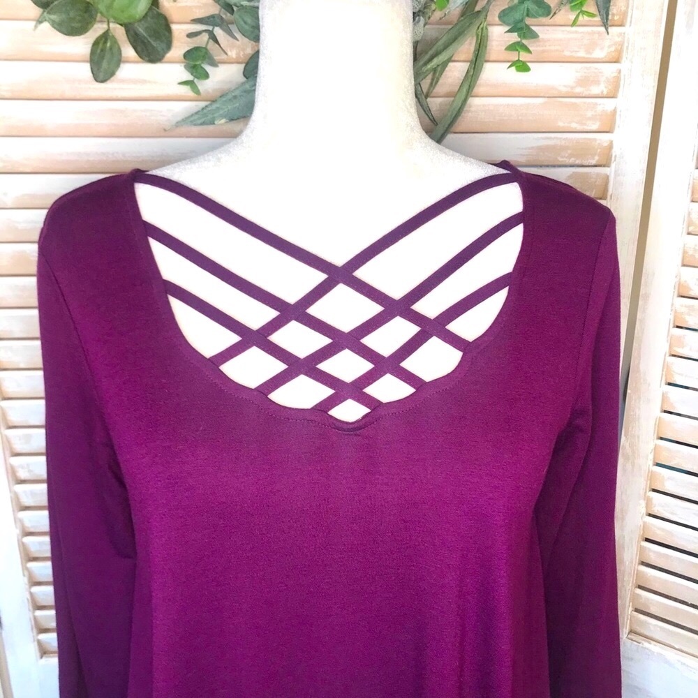 CRISS CROSS DRESS WITH POCKETS IN PLUM - Picture 2 of 5